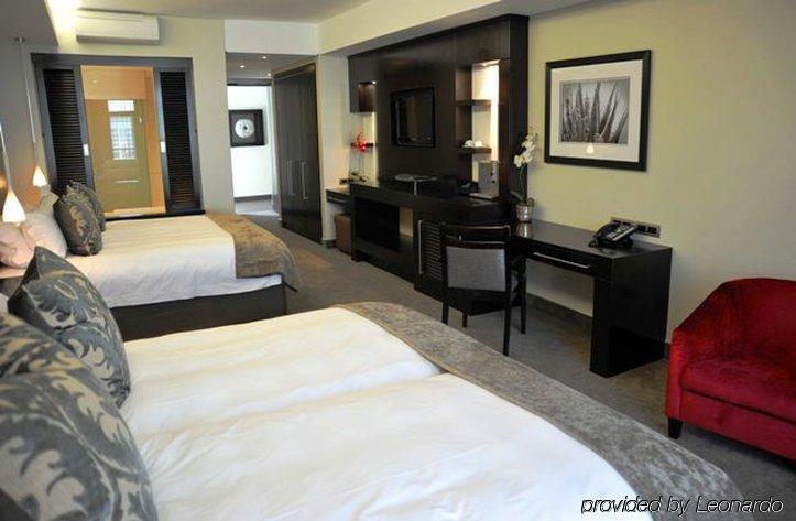 The Fairway Hotel, Spa & Golf Resort Randburg Номер фото