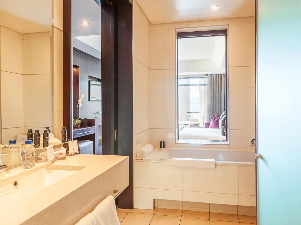 The Fairway Hotel, Spa & Golf Resort Randburg Екстер'єр фото